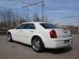 Chrysler 300C белый